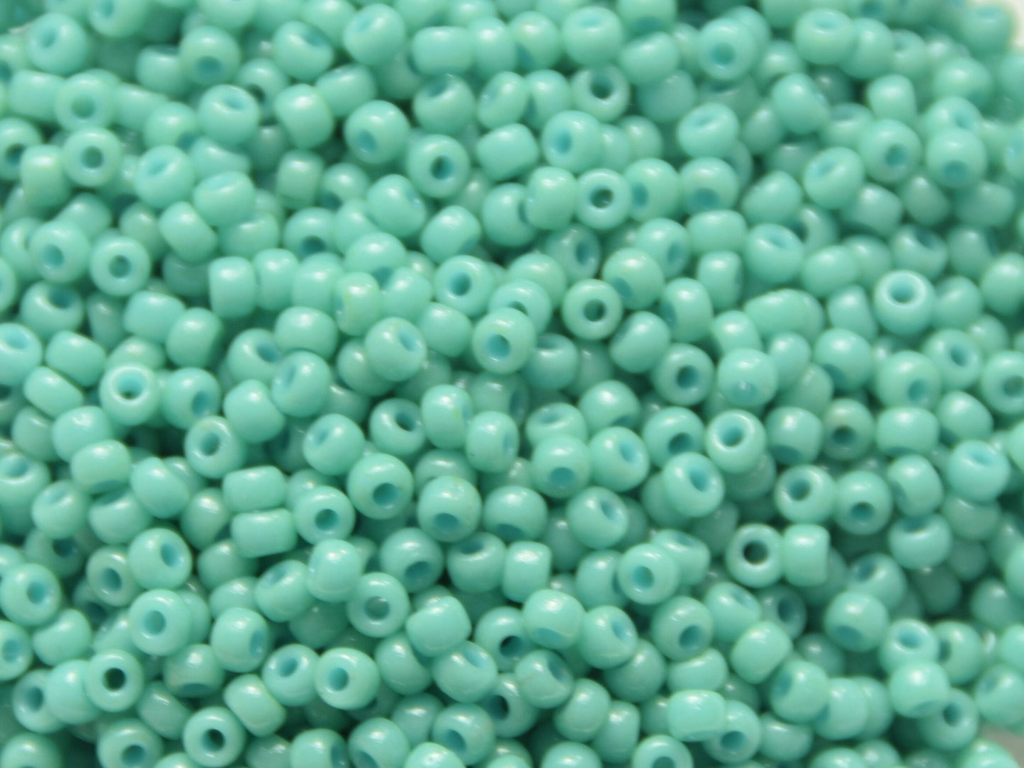 10g Miyuki seed beads 8/0, duracoat opaque sea opal 4475, japanese beads, green seed beads, size 8 3mm, bright colors, Miyuki green beads