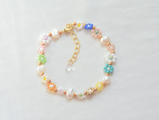 Colorful bracelet, freshwater pearl bracelet, bridesmaid gift bracelet, boho jewelry, beaded bracelet gold, daisy flower bracelet for women