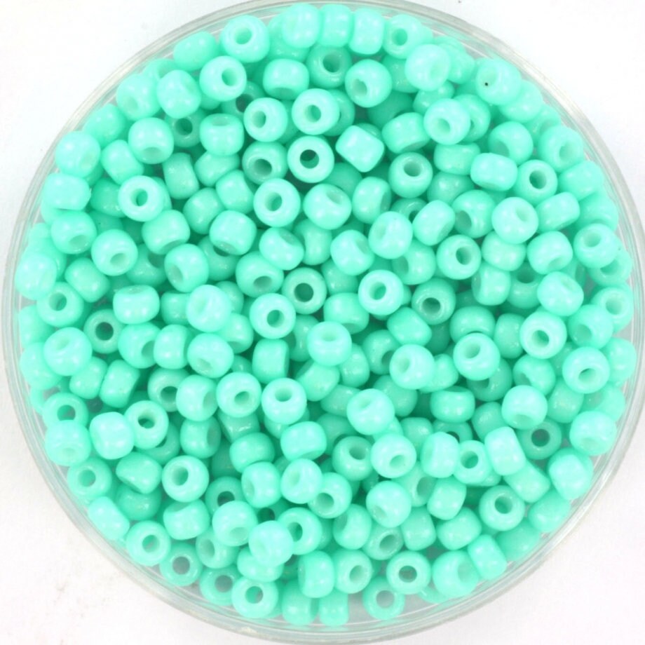 Bright turquoise green seed beads, 3mm in size, round in shape. Bead hole size is 1,1mm.