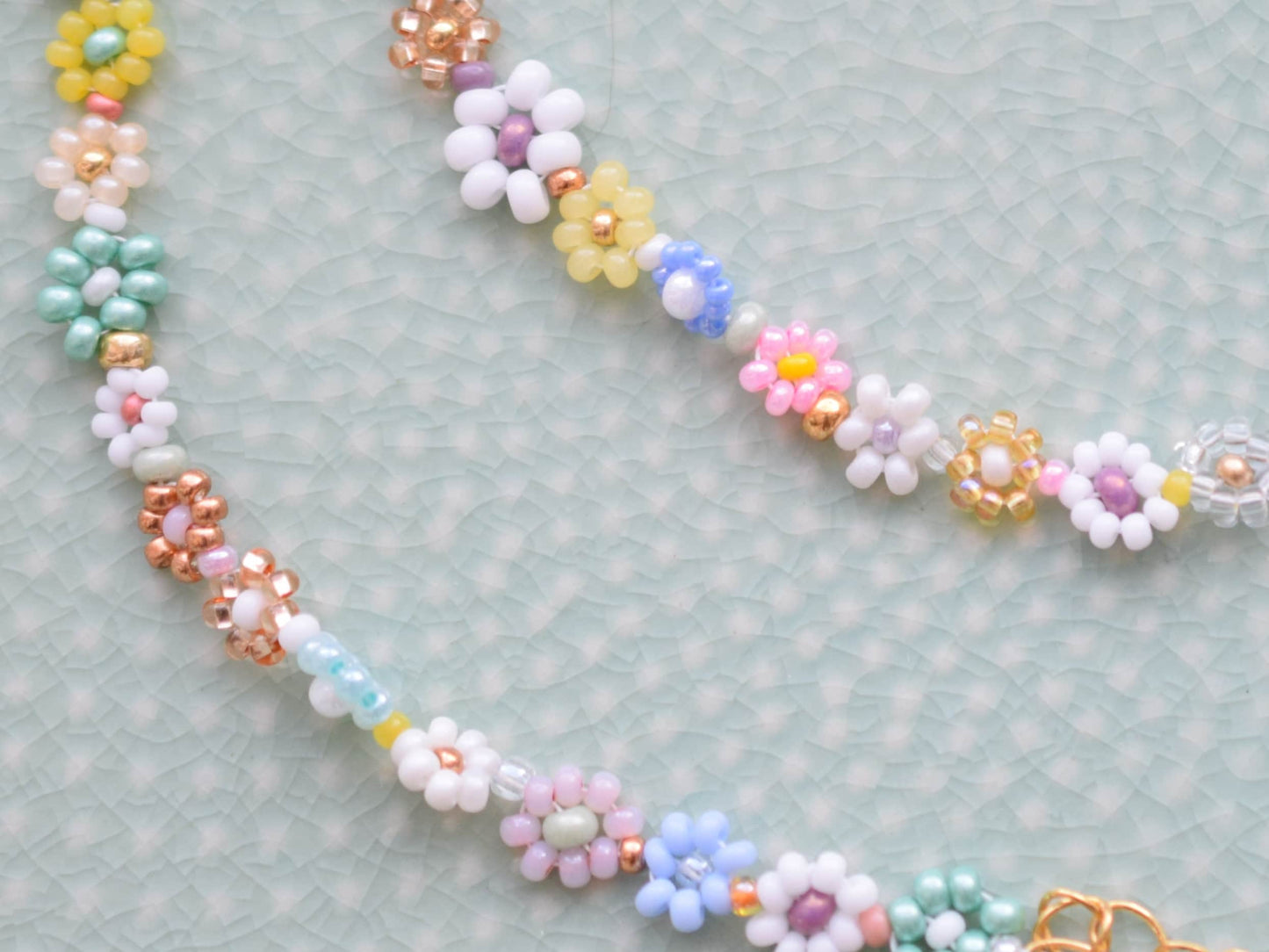 Beaded flower necklace for women, daisy chain, colorful necklace dainty, birthday gift for best friend, Valentines gift for her necklace