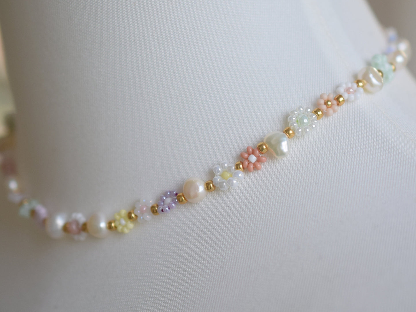 Freshwater pearl necklace choker, bead and pearl necklace daisy flower, birthday gift for girlfriend, Valentines gift for her necklace