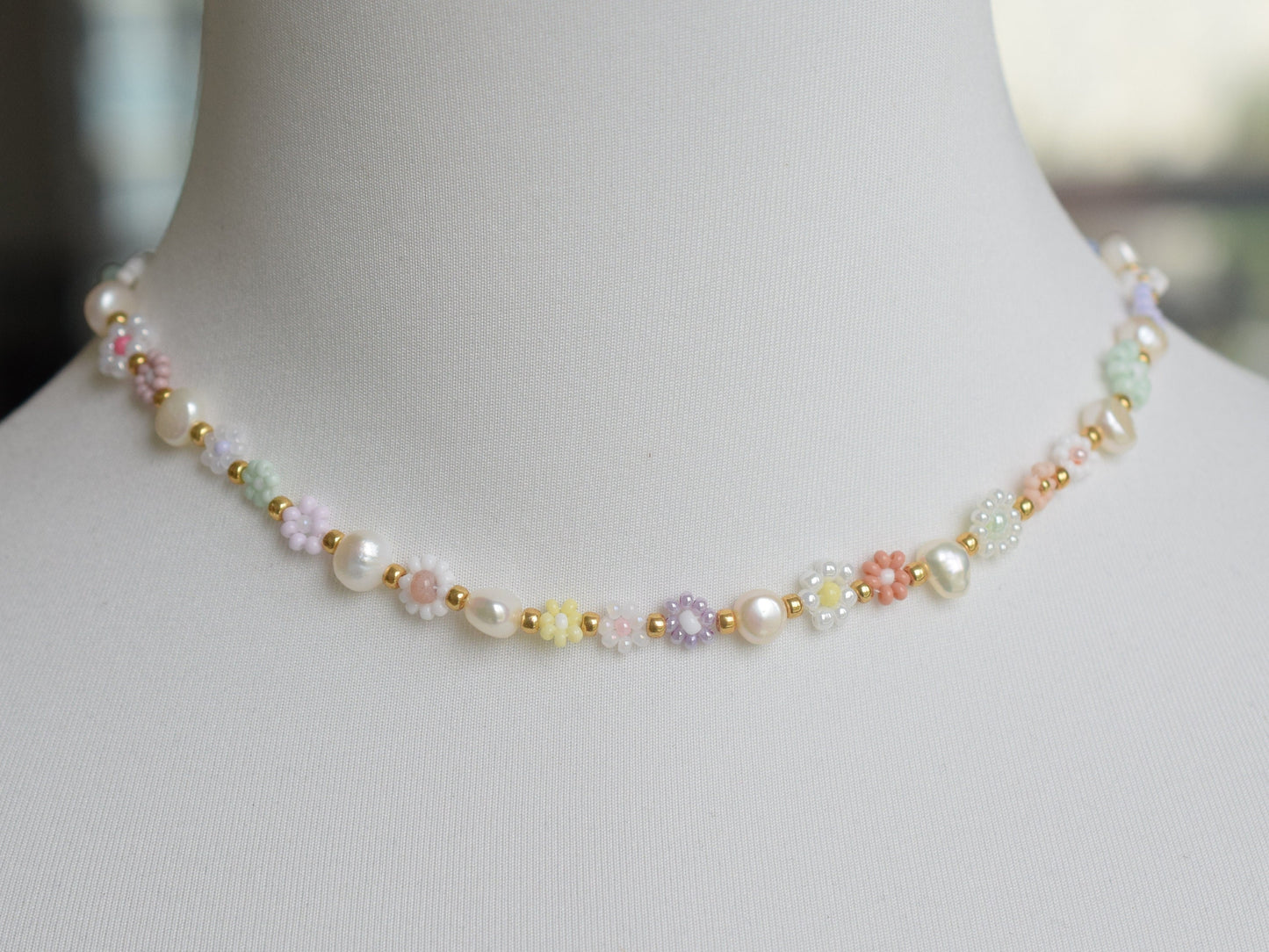 Freshwater pearl necklace choker, bead and pearl necklace daisy flower, birthday gift for girlfriend, Valentines gift for her necklace