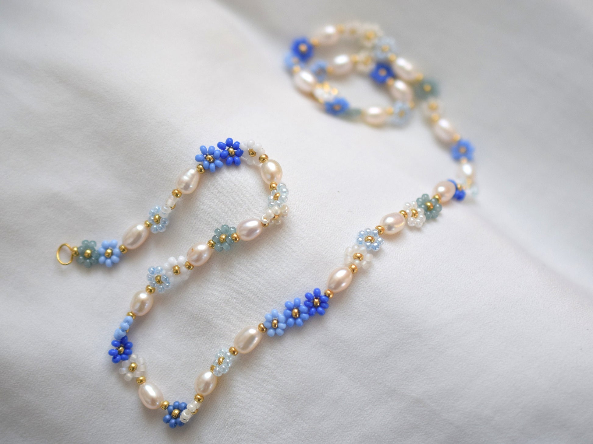 Blue beaded necklace, freshwater pearl necklace, choker necklace, daisy chain, flower necklace for bridesmaid, birthday gift for girlfriend