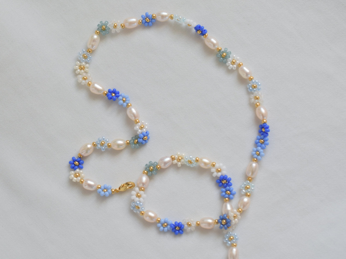 Blue beaded necklace, freshwater pearl necklace, choker necklace, daisy chain, flower necklace for bridesmaid, birthday gift for girlfriend