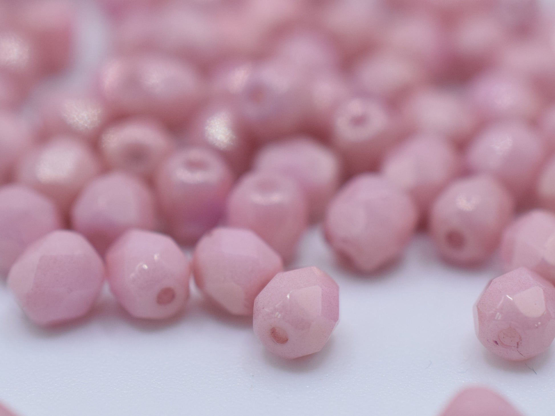 50 pcs Fire Polished beads 4mm, Chalk white lila luster, Color 14494, Czech glass beads, Bohemian beads, Round glass beads light pink