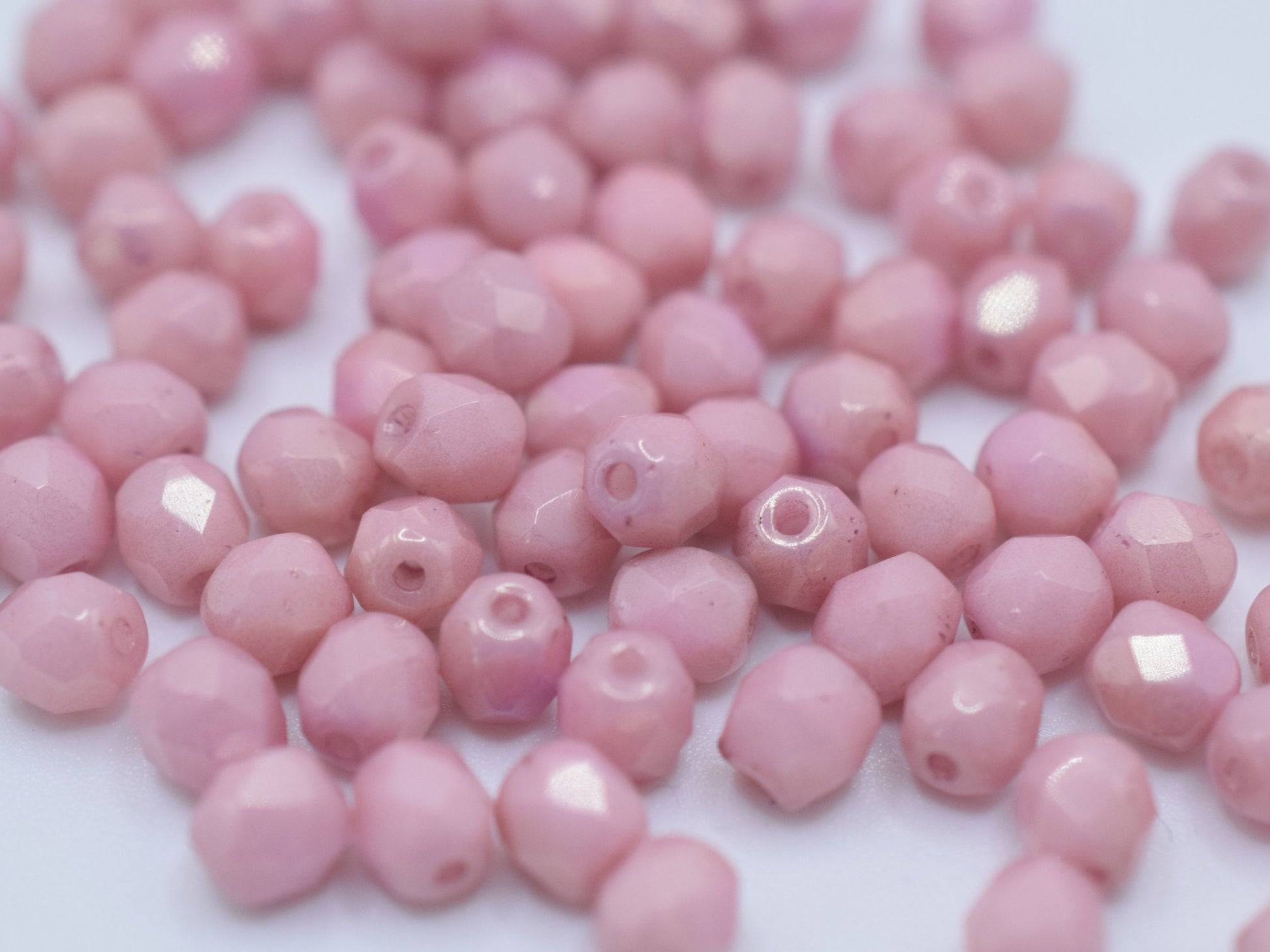 50 pcs Fire Polished beads 4mm, Chalk white lila luster, Color 14494, Czech glass beads, Bohemian beads, Round glass beads light pink