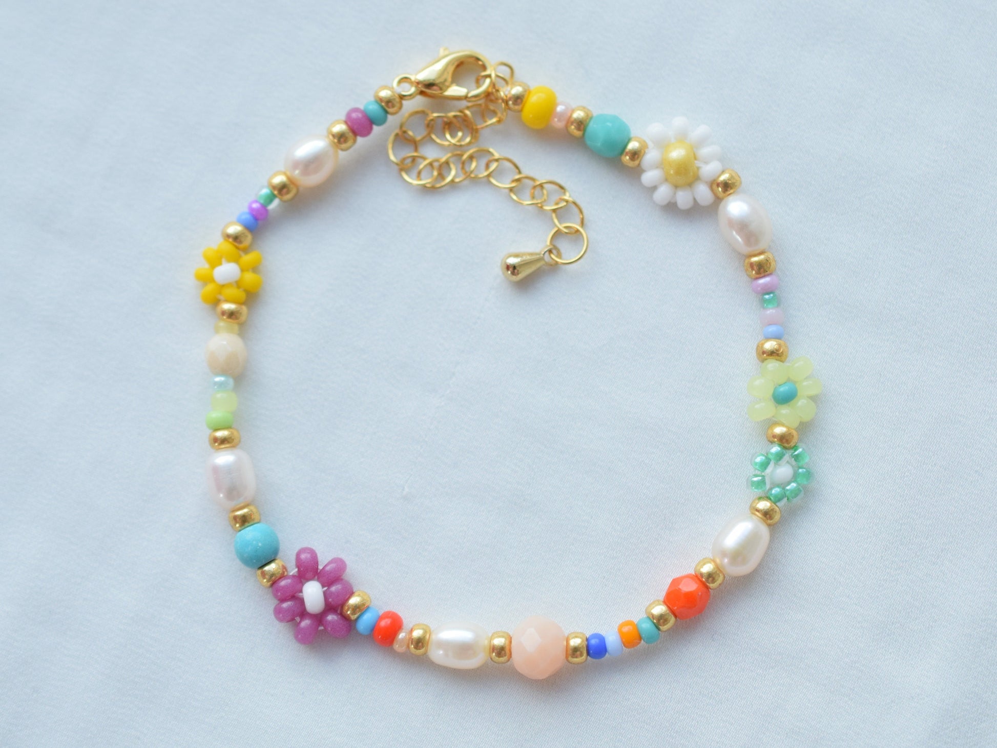 Colorful beaded bracelet for women gifts, freshwater pearl bracelet beads, gift for her, daisy chain, friendship bracelet, daisy bracelet