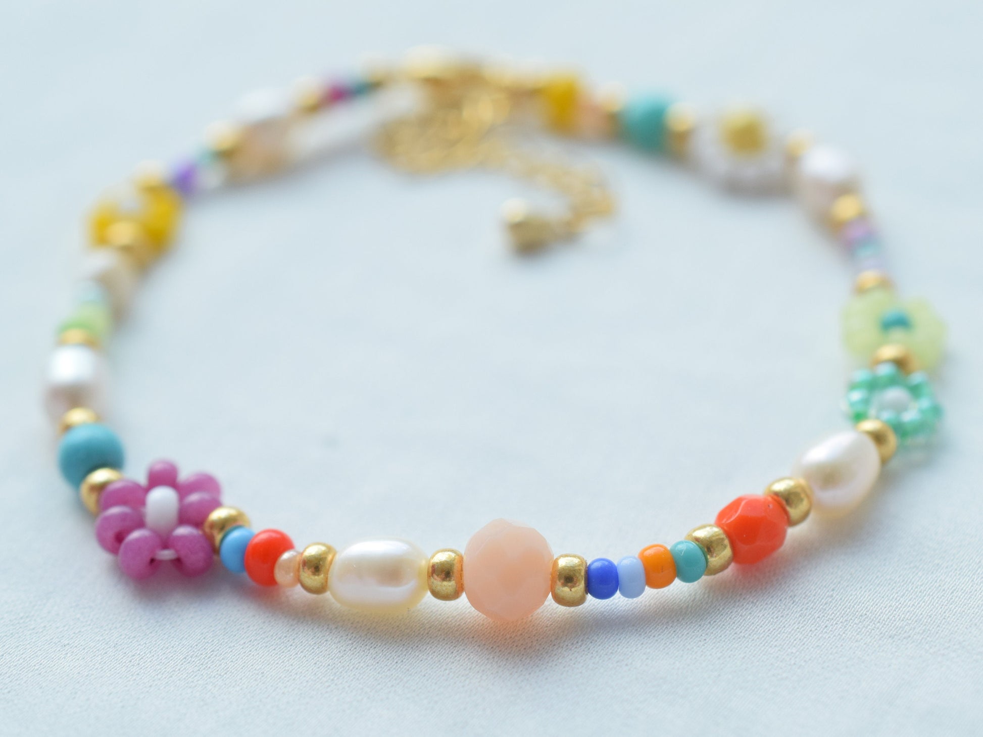 Colorful beaded bracelet for women gifts, freshwater pearl bracelet beads, gift for her, daisy chain, friendship bracelet, daisy bracelet