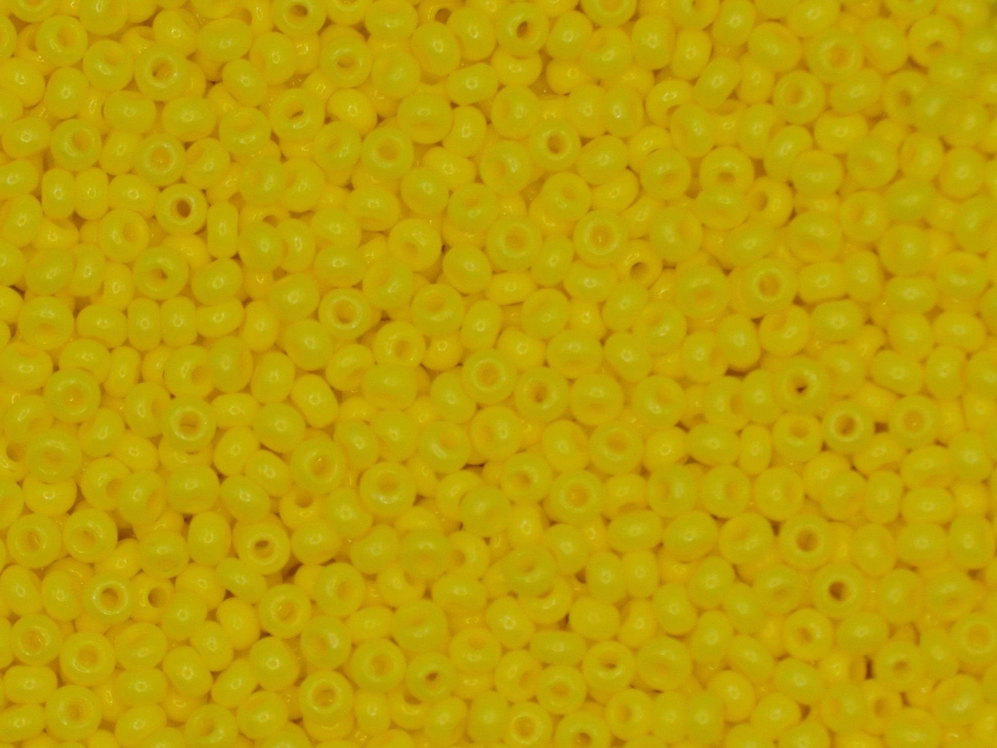 Preciosa Ornela 10/0 yellow intensive dyed chalkwhite 16A86 20g, yellow seed beads, bohemian beads, Czech seed beads, glossy yellow beads