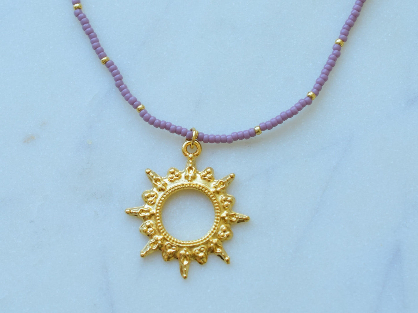 Sun pendant necklace gold, beaded necklace with charm, seed bead necklace sun, birthday gift for girlfriend, thin necklace, boho jewelry