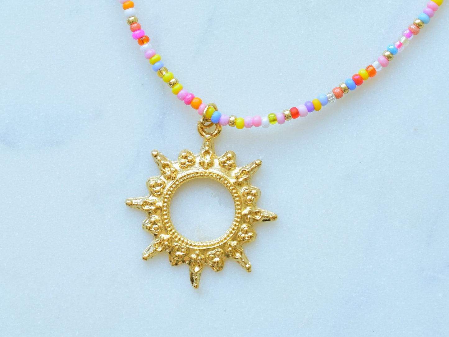 Sun pendant necklace gold, beaded necklace with charm, seed bead necklace sun, birthday gift for girlfriend, thin necklace, boho jewelry