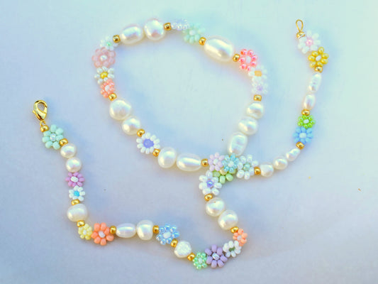 Colorful beaded necklace, freshwater pearls, mixed bead choker, daisy necklace, flower necklace, sweet 16 gift, birthday gift for girlfriend