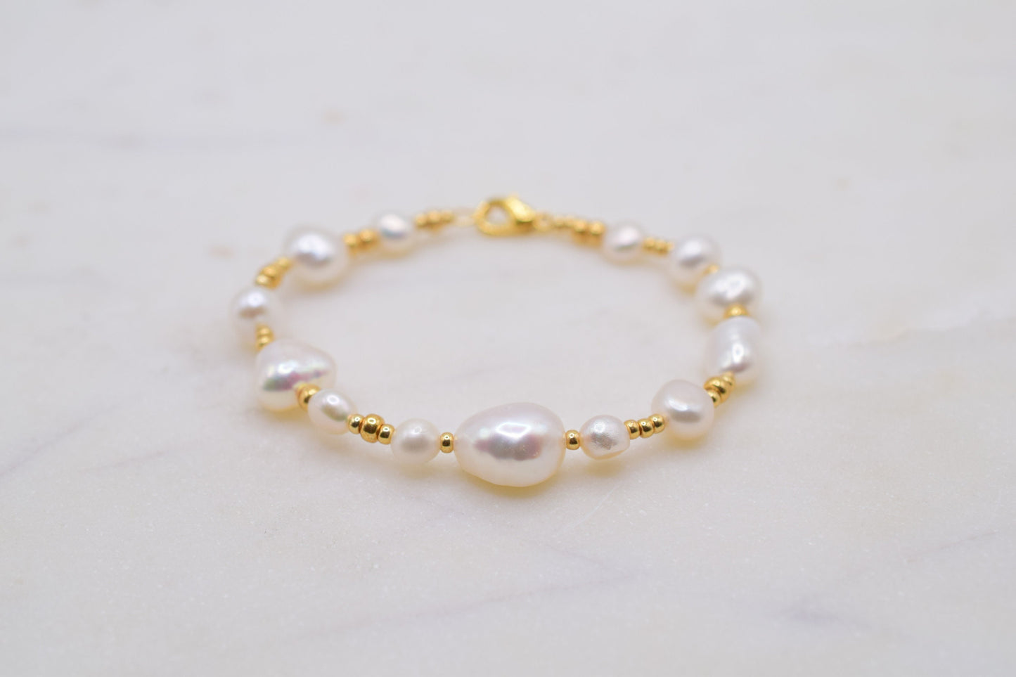 Freshwater pearl bracelet gold, elegant beaded bracelet, Anniversary gift for wife, Christmas gift jewelry, chunky pearl bracelet