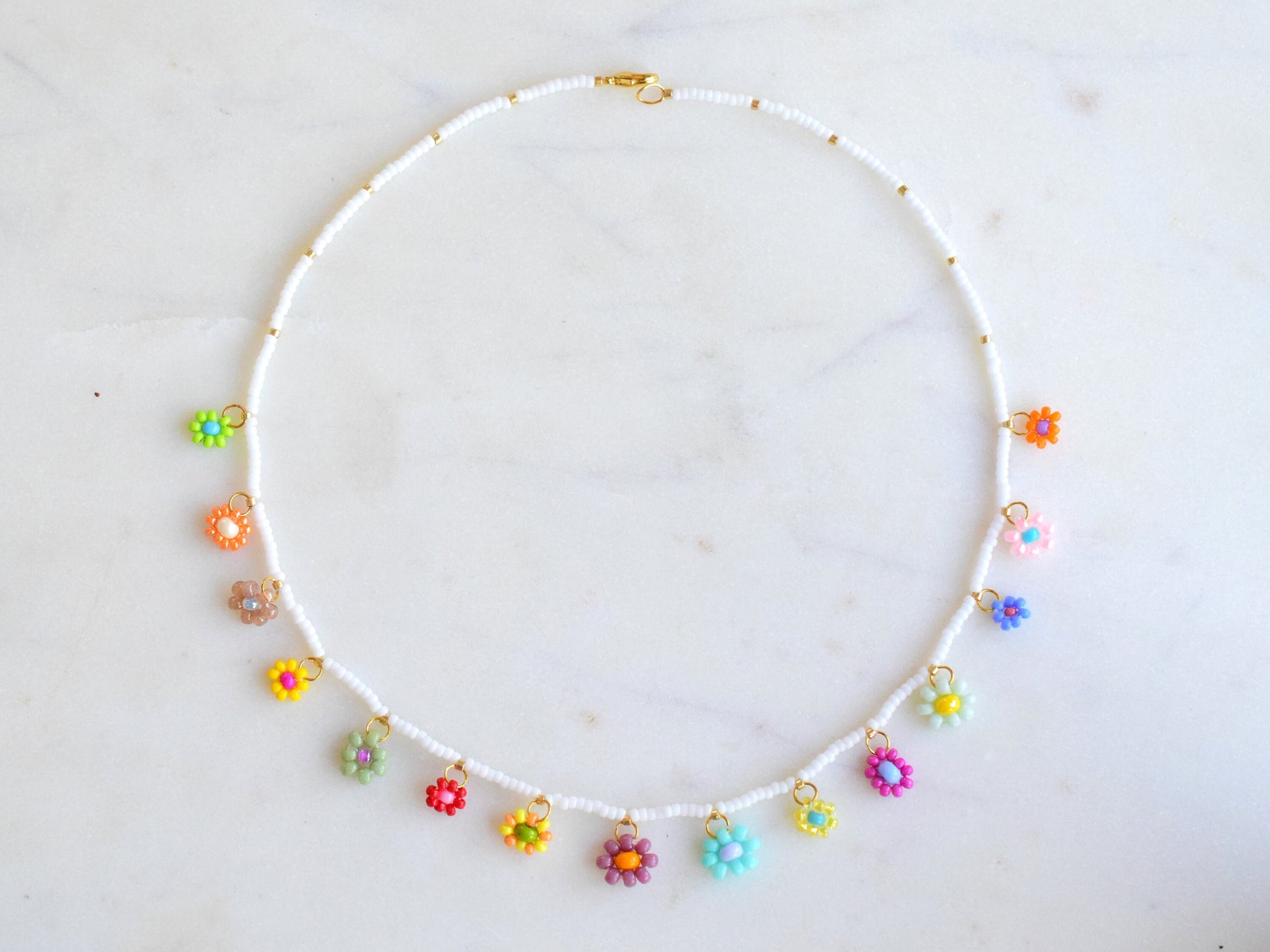 Flower charm necklace, colorful beaded necklace daisy, birthday gift for girlfriend, Valentines gift for her necklace, necklace flower