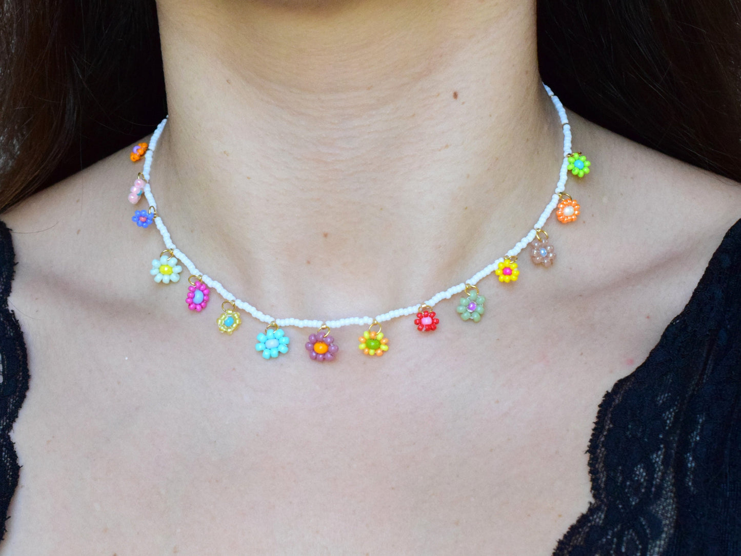 Flower charm necklace, colorful beaded necklace daisy, birthday gift for girlfriend, Valentines gift for her necklace, necklace flower