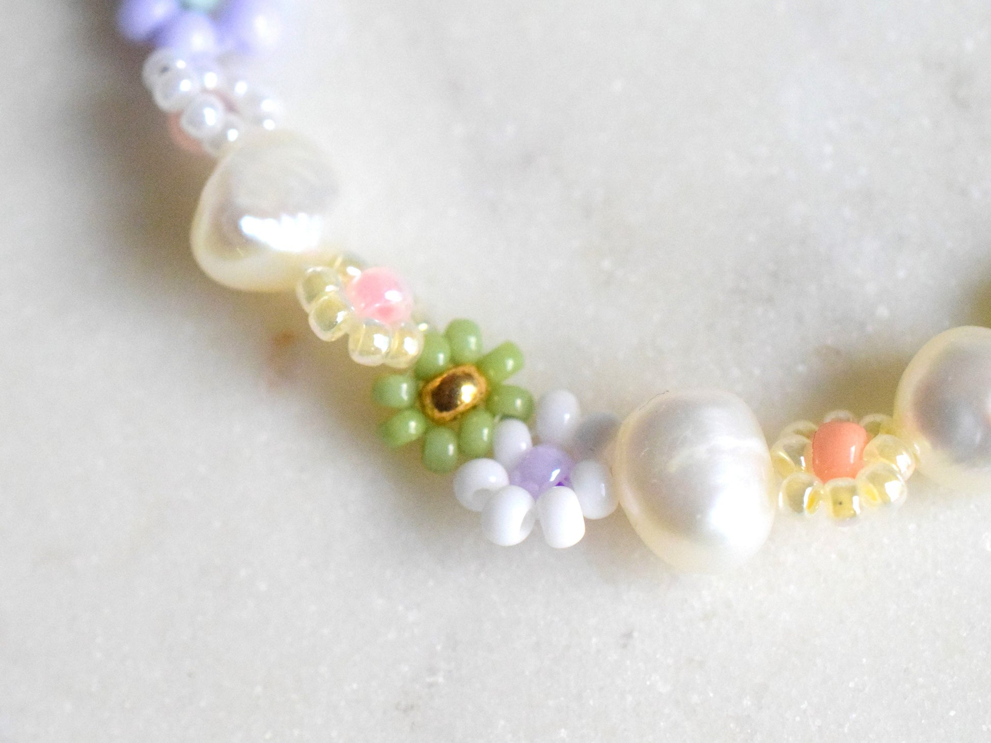 Freshwater pearl necklace choker, pearl necklace daisy flower, birthday gift for girlfriend, Valentines gift for her necklace, romantic gift