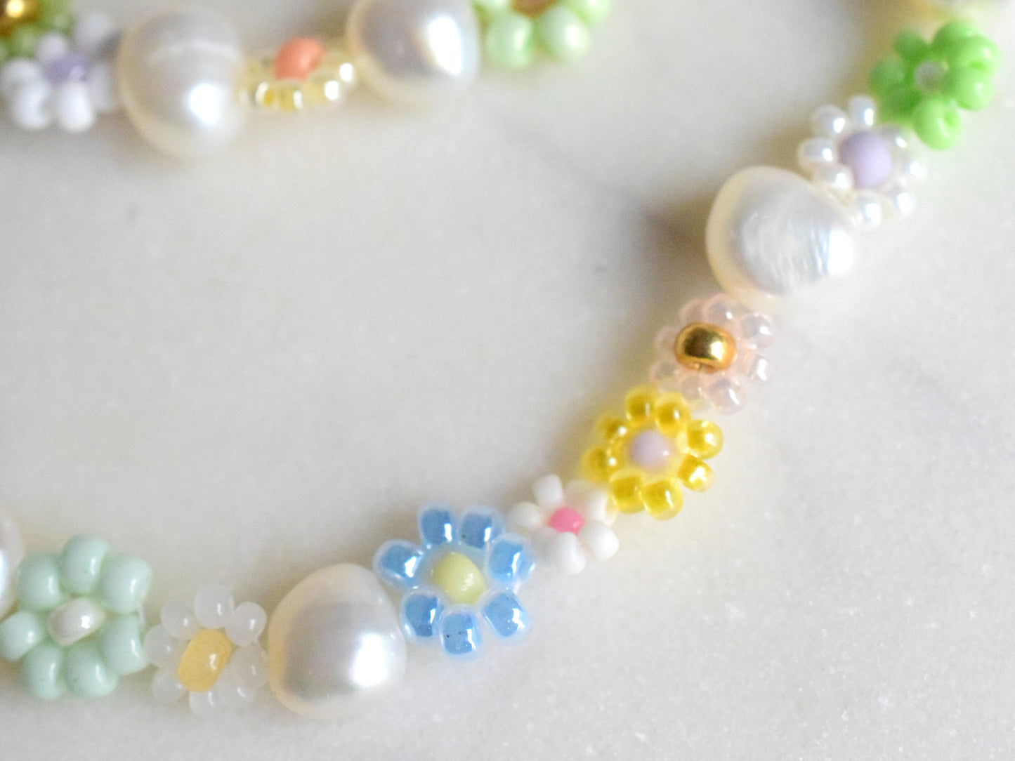 Freshwater pearl necklace choker, pearl necklace daisy flower, birthday gift for girlfriend, Valentines gift for her necklace, romantic gift