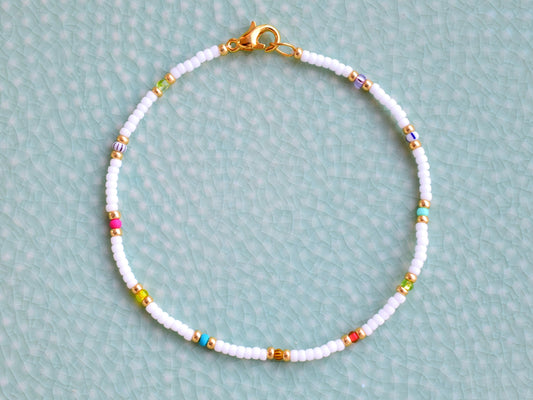 White bead bracelet, thin bracelet dainty, simple bracelet mixed beads, birthday gift for best friend, friendship bracelet, small gifts