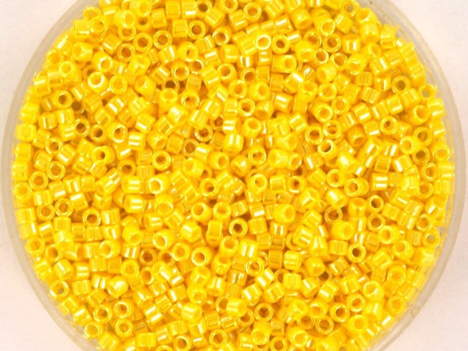 Miyuki Delica beads opaque luster canary yellow, 5g 11/0 DB1562, cylindrical beads, 1.6mm beads, luster yellow Miyuki DB 1562, glossy yellow