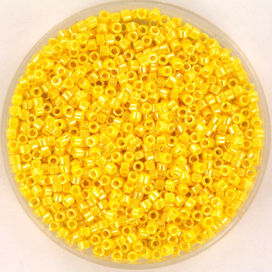 Miyuki Delica beads opaque luster canary yellow, 5g 11/0 DB1562, cylindrical beads, 1.6mm beads, luster yellow Miyuki DB 1562, glossy yellow