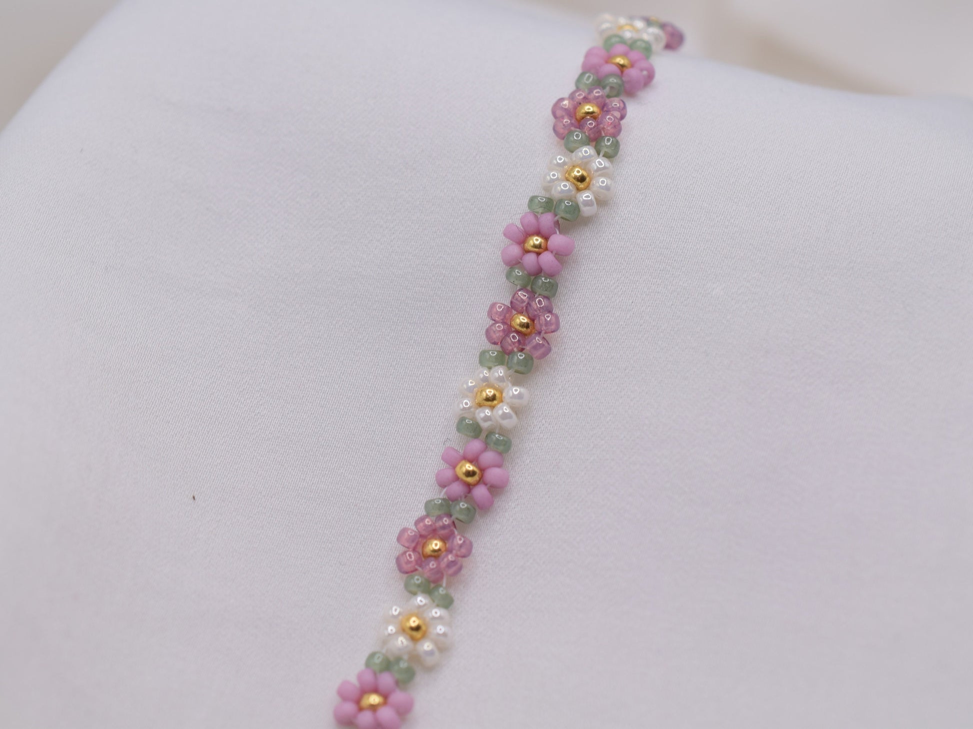 Pink beaded bracelet women, flower bracelet, friendship bracelet, romantic gifts for girlfriend, birthday gift teenage girl jewelry