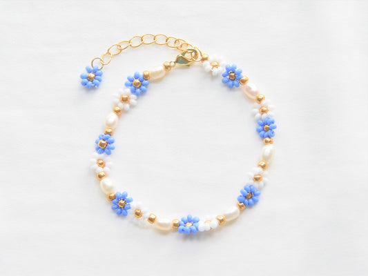 Beaded bracelet with pearls, Daisy flower bracelet for women, freshwater pearl bracelet gold, blue flower bracelet, Valentine bracelet gift