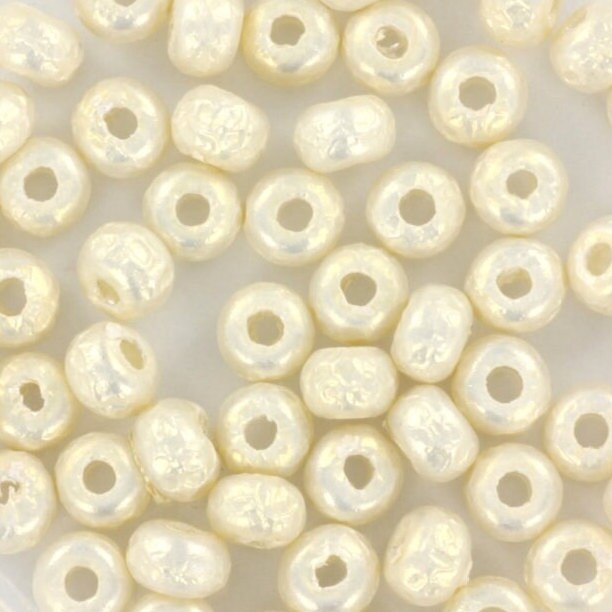 10g Miyuki seed beads 6/0, baroque white 3951, japanese beads, large white luster beads, size 4mm, Miyuki pony beads