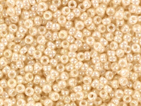 10g Miyuki seed beads 15/0, ceylon antique ivory pearl, color 592, light cream seed beads, size 15 white luster beads, off white beads