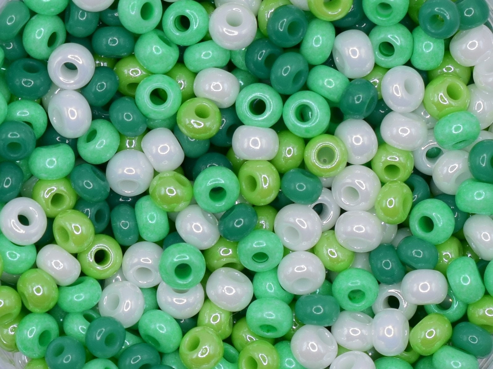 Preciosa Ornela green and white seed bead mix 20g, size 9/0 colorful seed beads, Czech glass beads, colorful bead soup