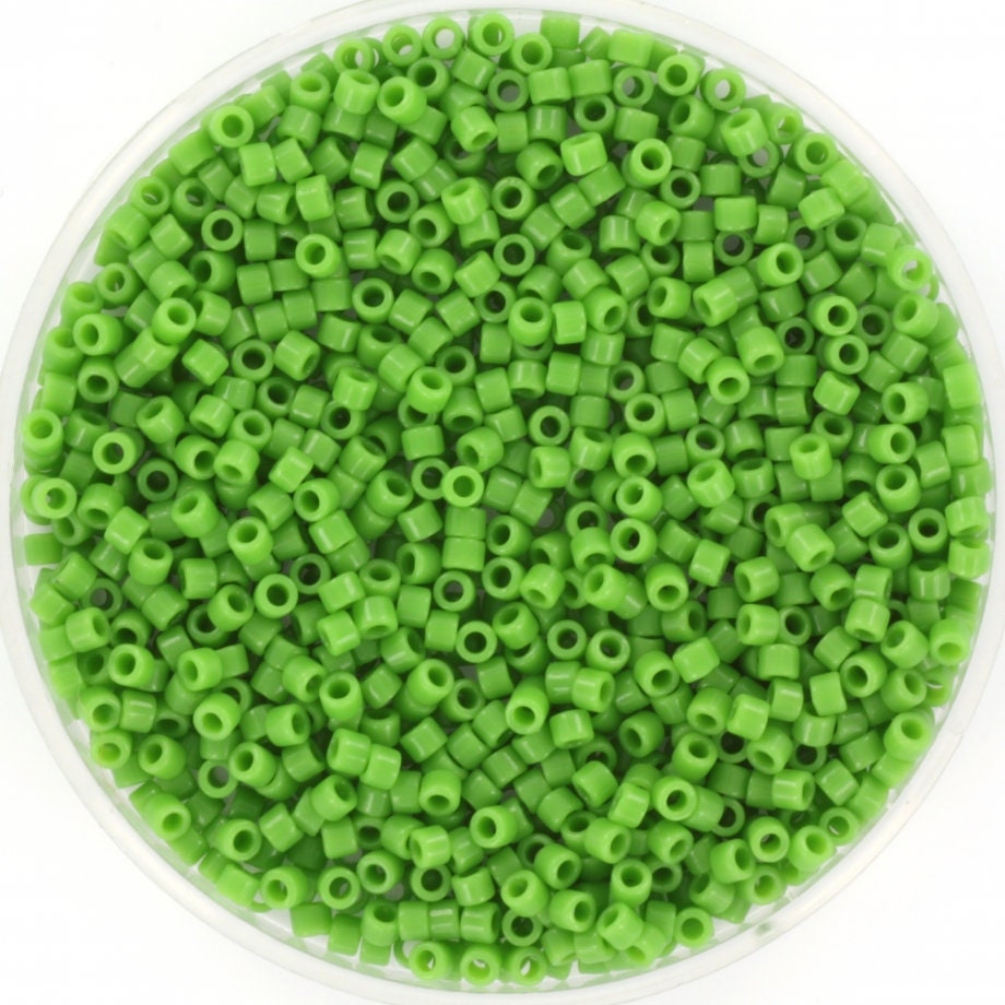 Miyuki Delica beads opaque green, 5g 11/0 color DB 724, cylindrical beads, Miyuki opaque dark green DB724,