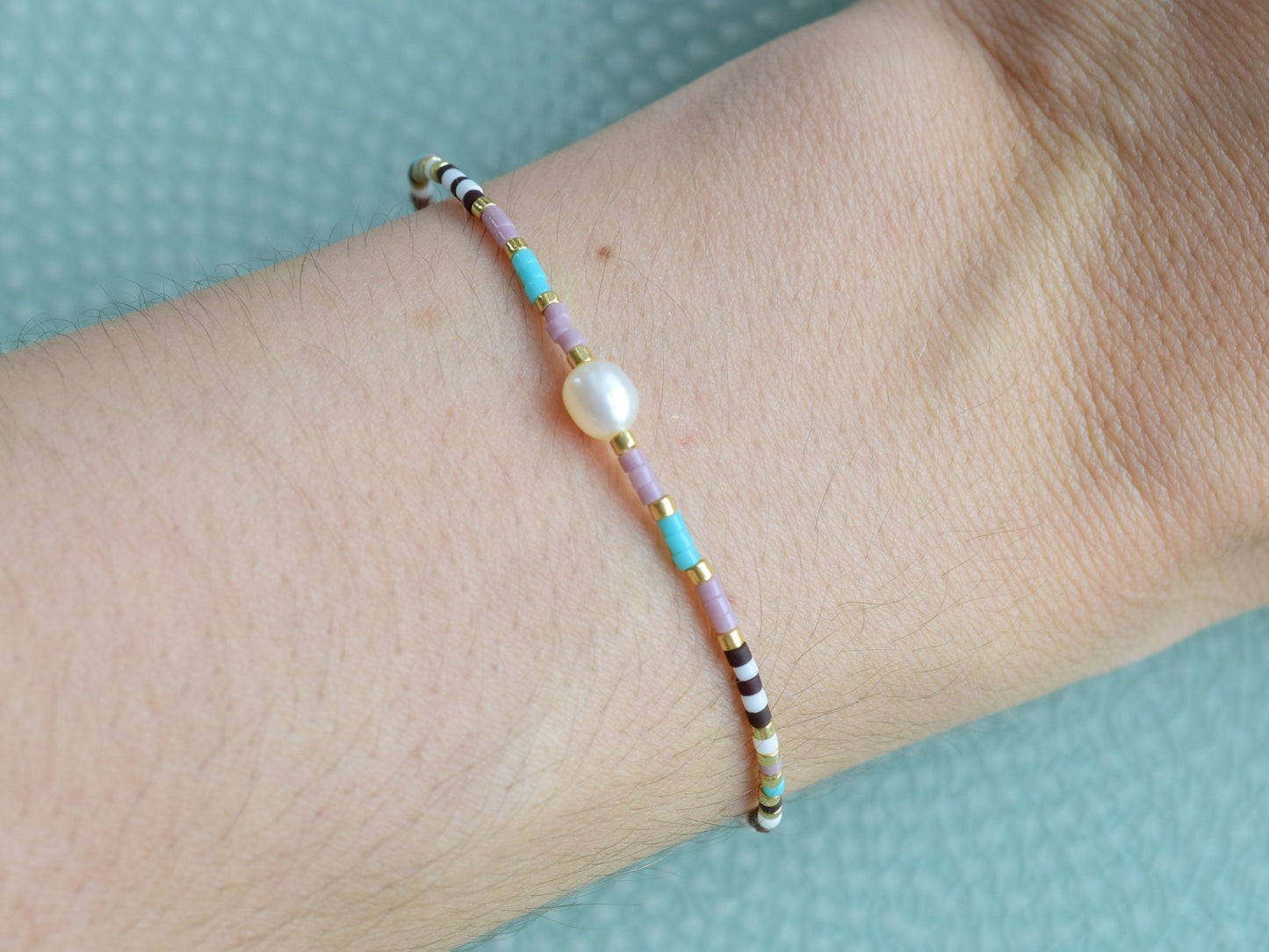 Dainty beaded bracelet, bead and pearl bracelet, friendship bracelet, small gifts for girlfriend, birthday gift for women, Miyuki bracelet