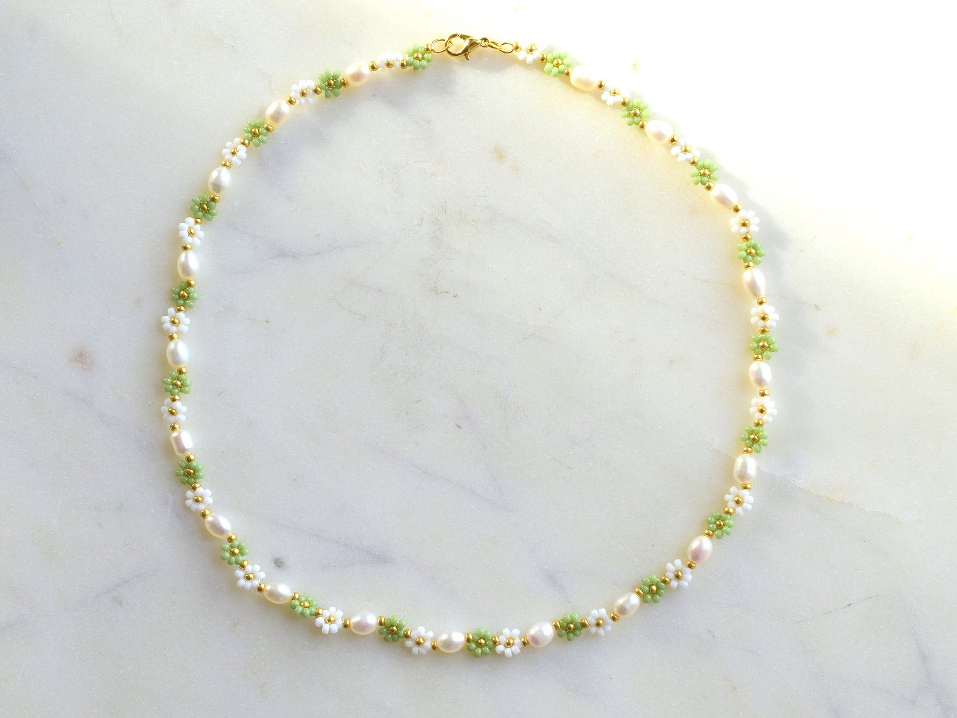 Beaded flower necklace pearl, green daisy necklace, freshwater pearl choker, Valentines gift for her necklace, seed bead necklace flower