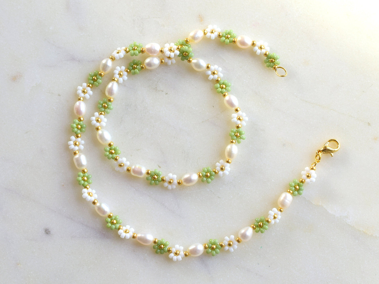 Beaded flower necklace pearl, green daisy necklace, freshwater pearl choker, Valentines gift for her necklace, seed bead necklace flower