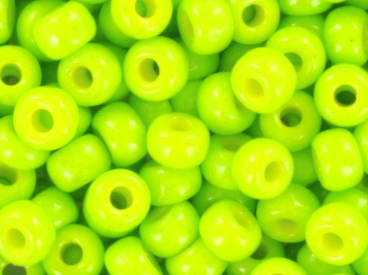 10g Miyuki seed beads 8/0, duracoat opaque kiwi 4471, japanese beads, green beads, size 3mm, bright green Miyuki