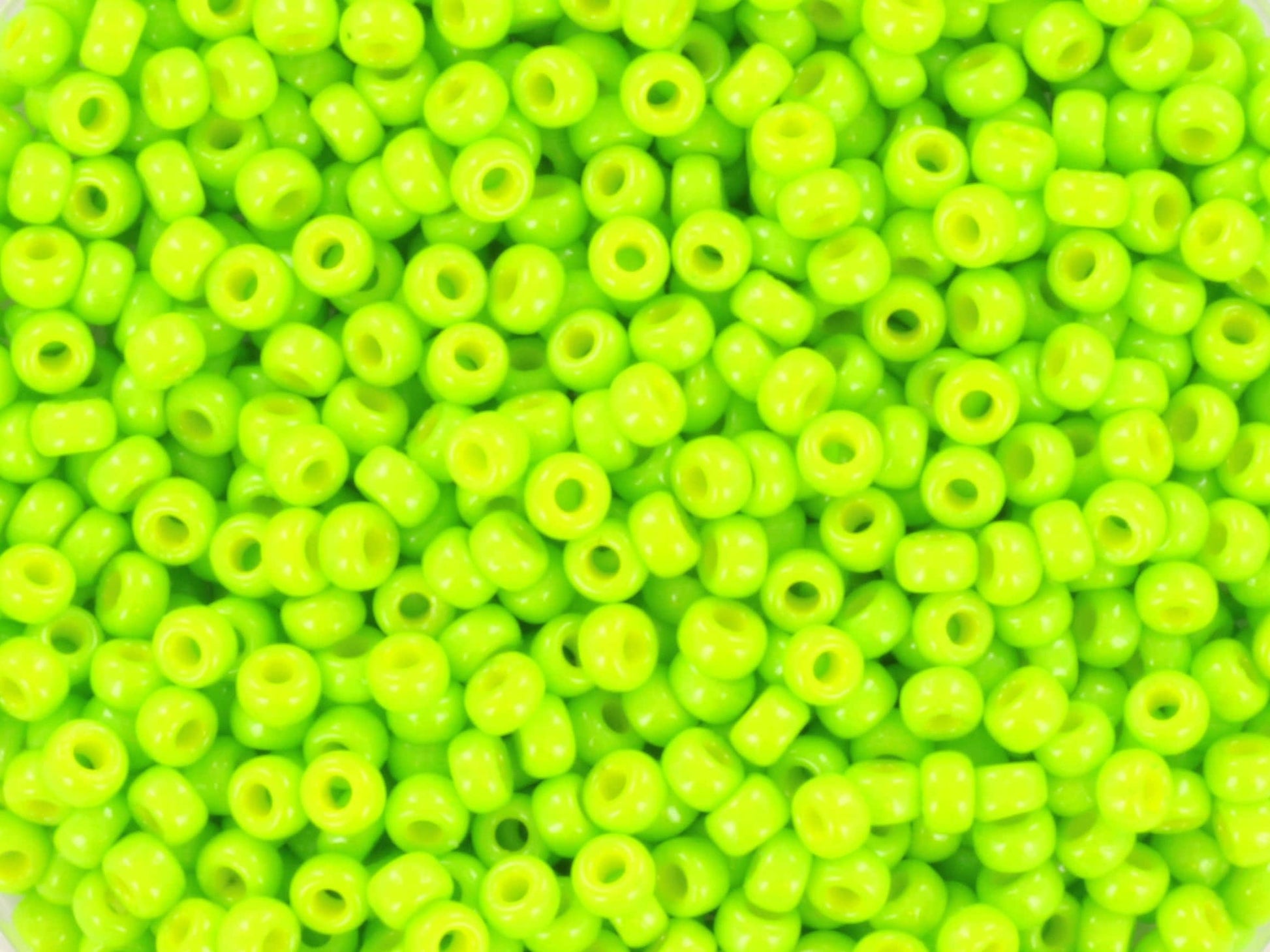 10g Miyuki seed beads 11/0, duracoat opaque kiwi 4471, japanese beads, bright color green rocailles, size 2mm, Miyuki green beads