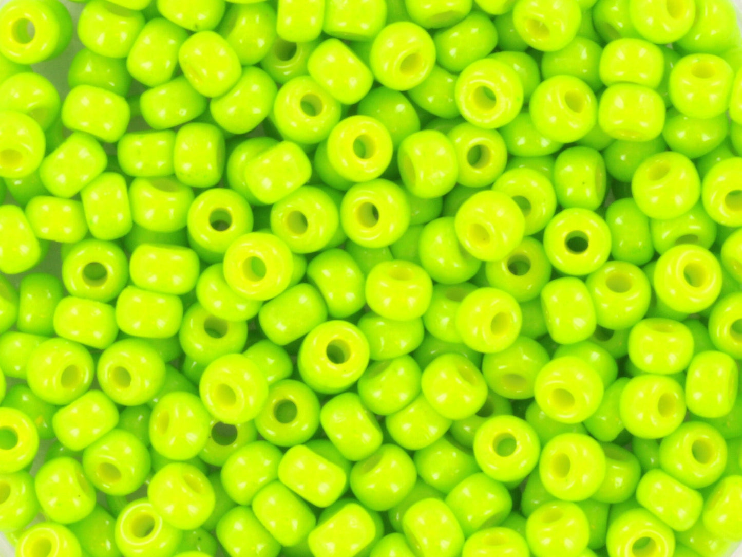 10g Miyuki seed beads 8/0, duracoat opaque kiwi 4471, japanese beads, green beads, size 3mm, bright green Miyuki