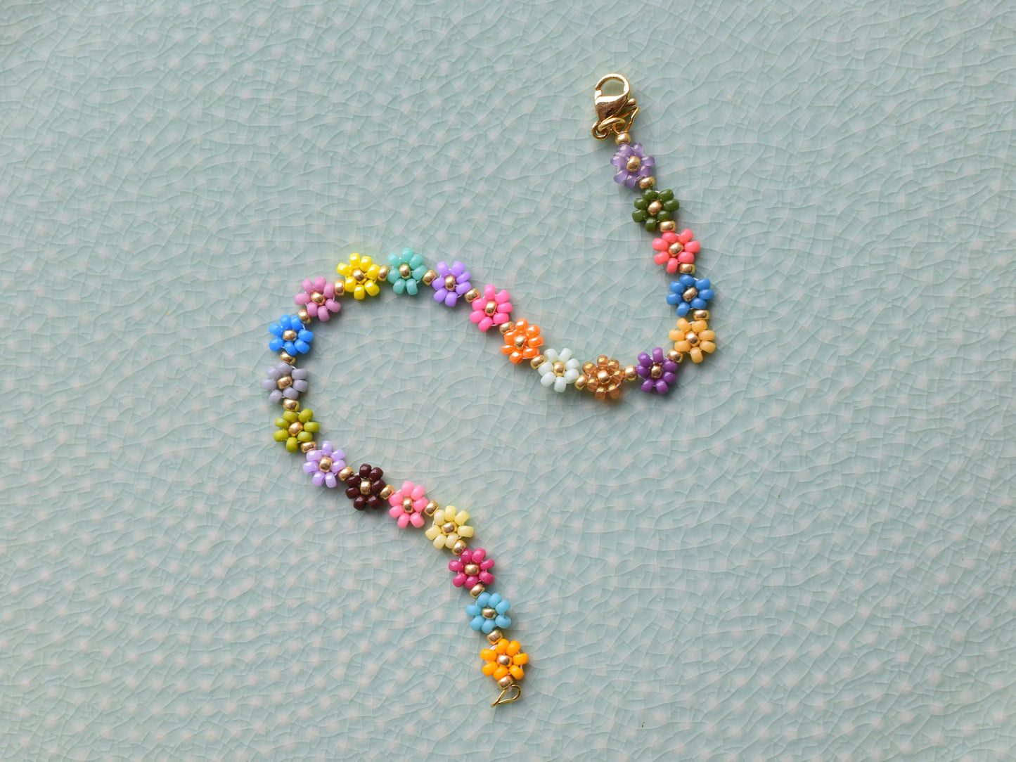 Colorful bead bracelet gold, daisy flower bracelet, friendship bracelet, birthday gift for best friend, Valentine bracelet gift