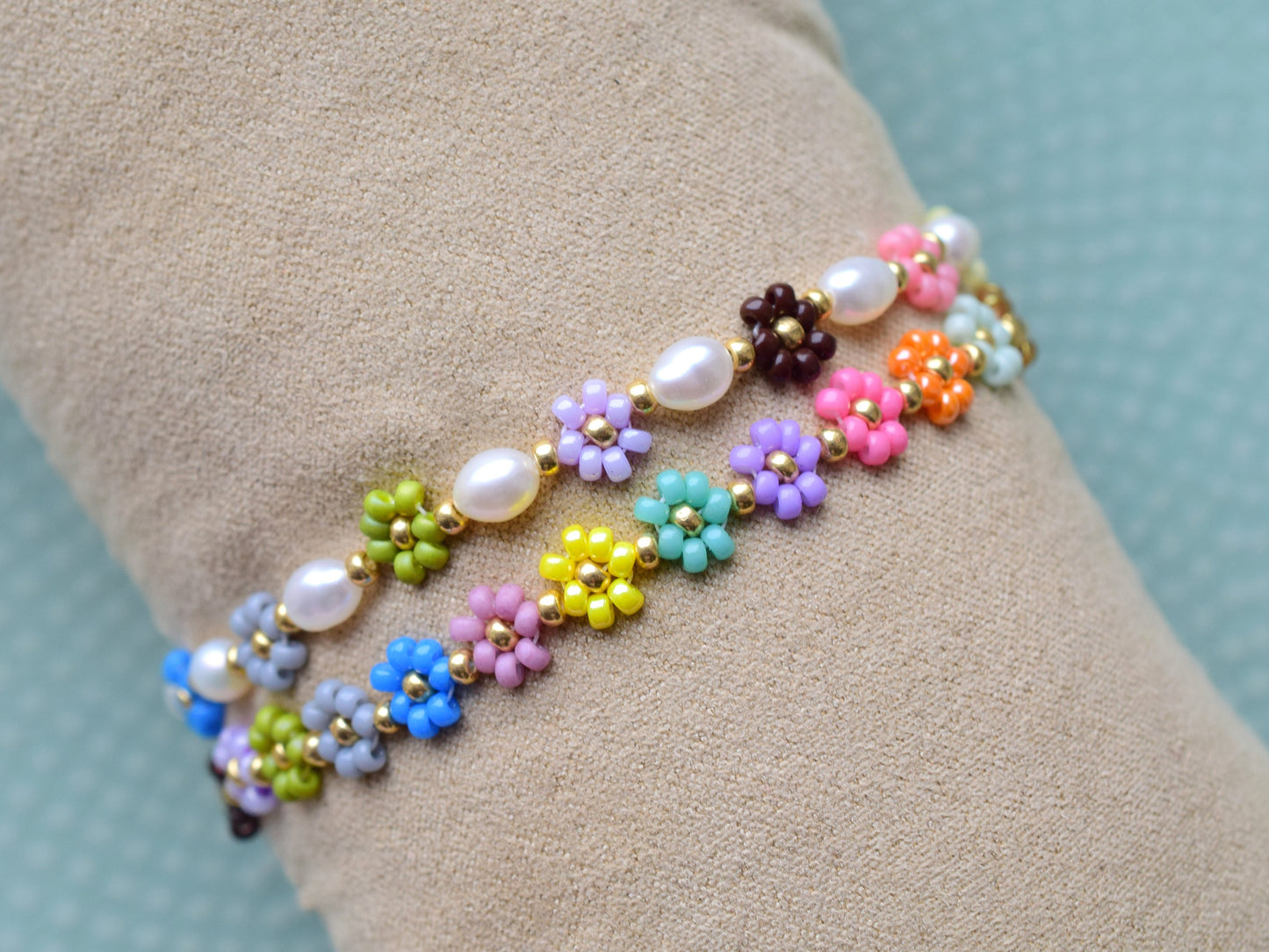 Colorful bead bracelet gold, daisy flower bracelet, friendship bracelet, birthday gift for best friend, Valentine bracelet gift