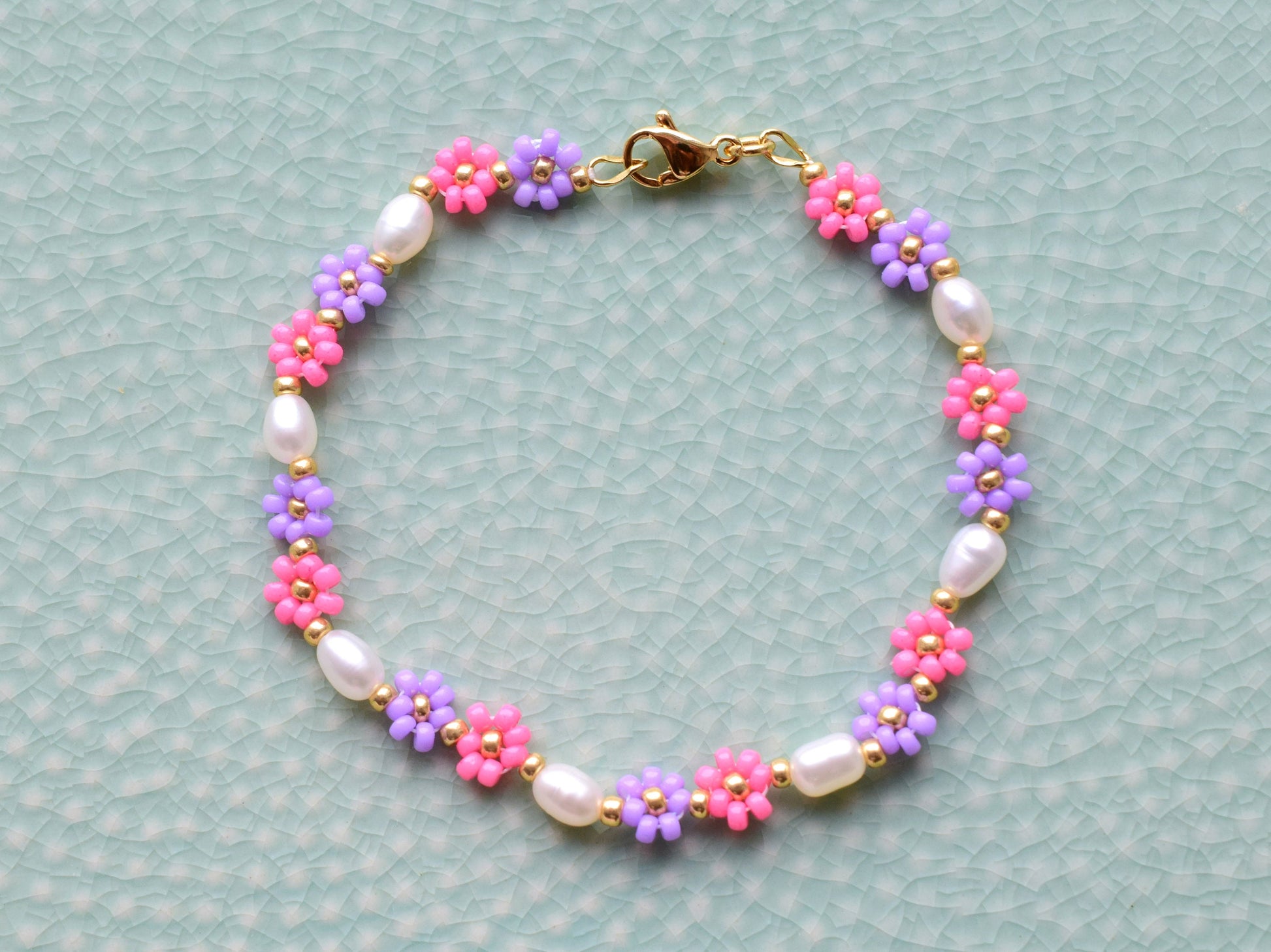 Pink and purple flower bracelet, freshwater pearl bracelet dainty, girlfriend birthday gift, Valentine bracelet gift