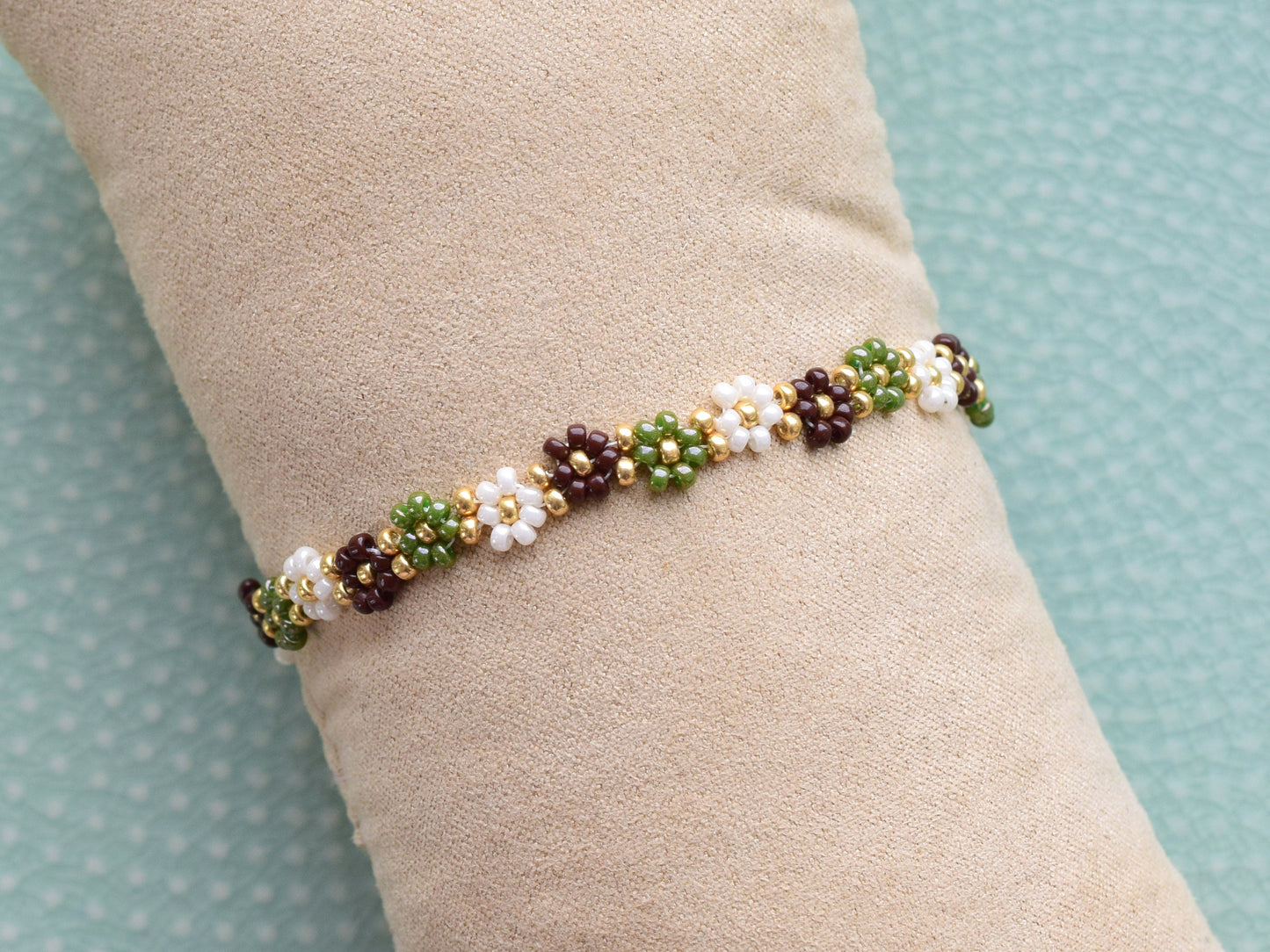 Green and brown bracelet, fall colors flower bracelet beaded, romantic gifts, bridesmaid gift bracelet, Valentine bracelet gift