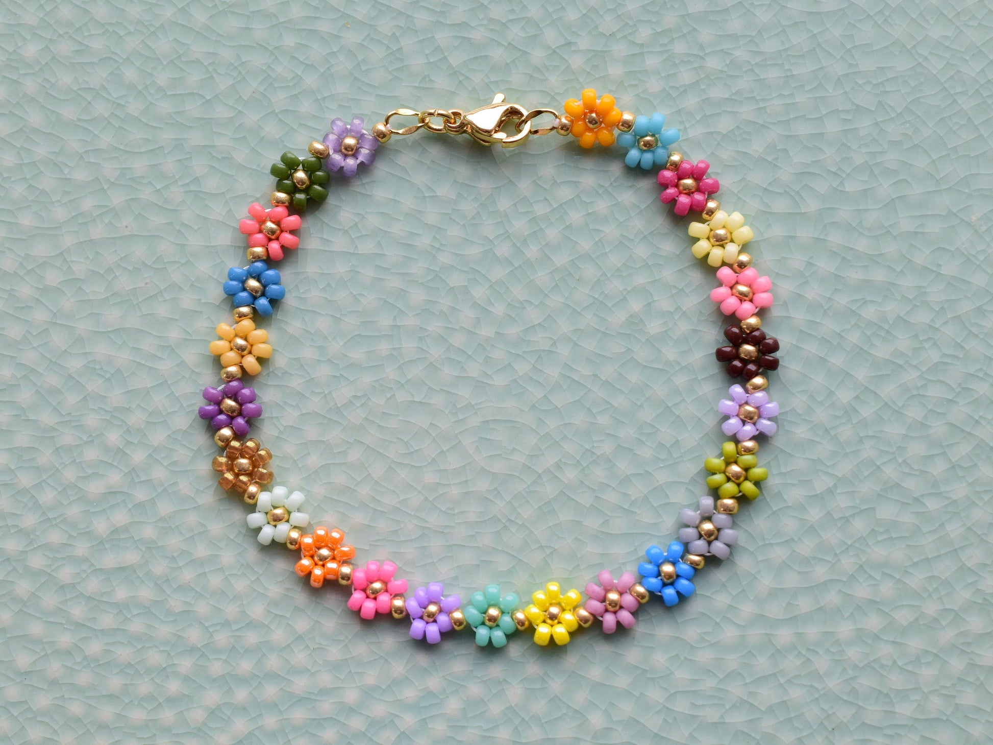 Colorful bead bracelet gold, daisy flower bracelet, friendship bracelet, birthday gift for best friend, Valentine bracelet gift