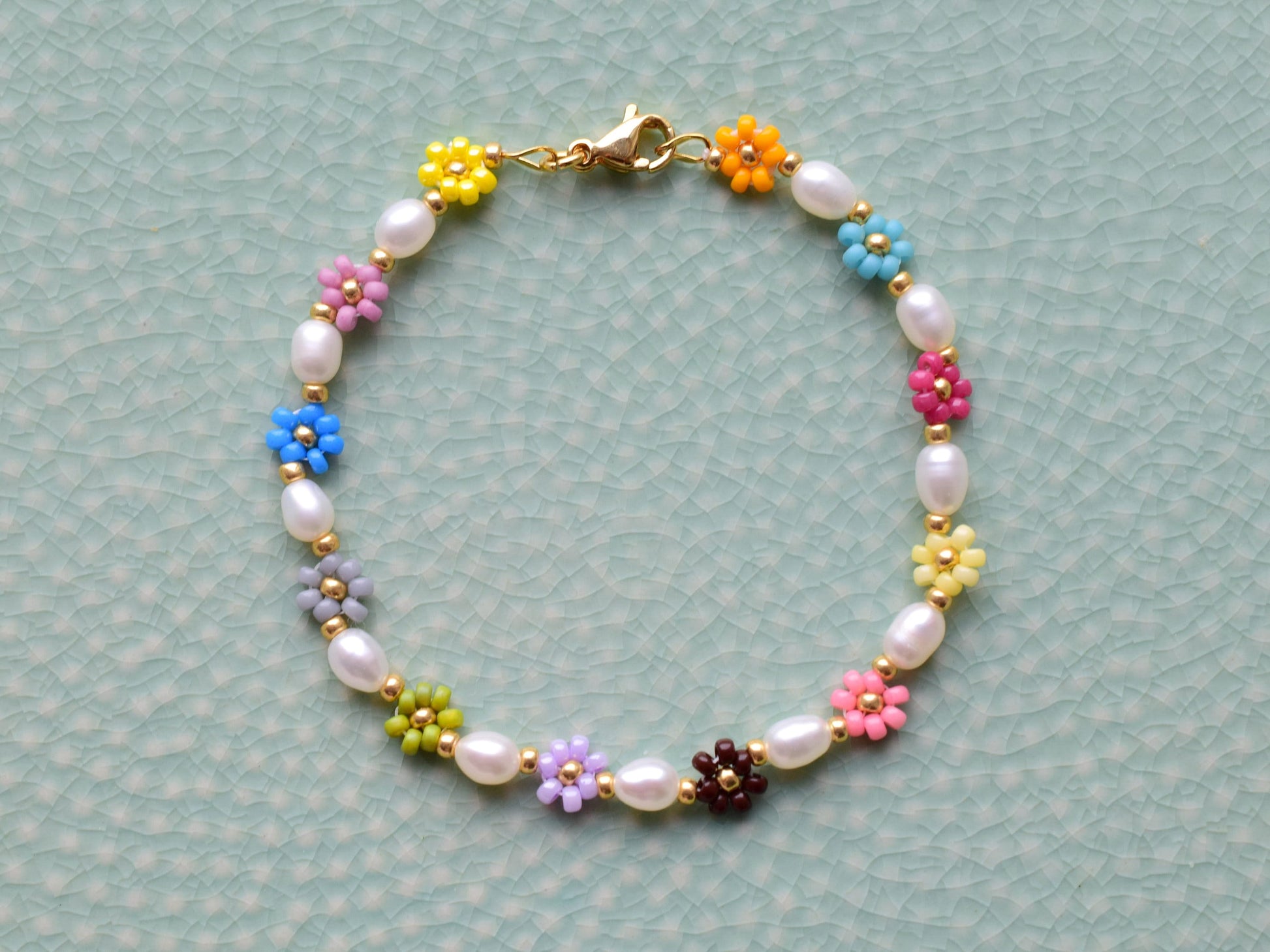 Colorful bead and pearl bracelet, daisy flower bracelet, freshwater pearl bracelet, Valentine bracelet gift, friendship bracelet