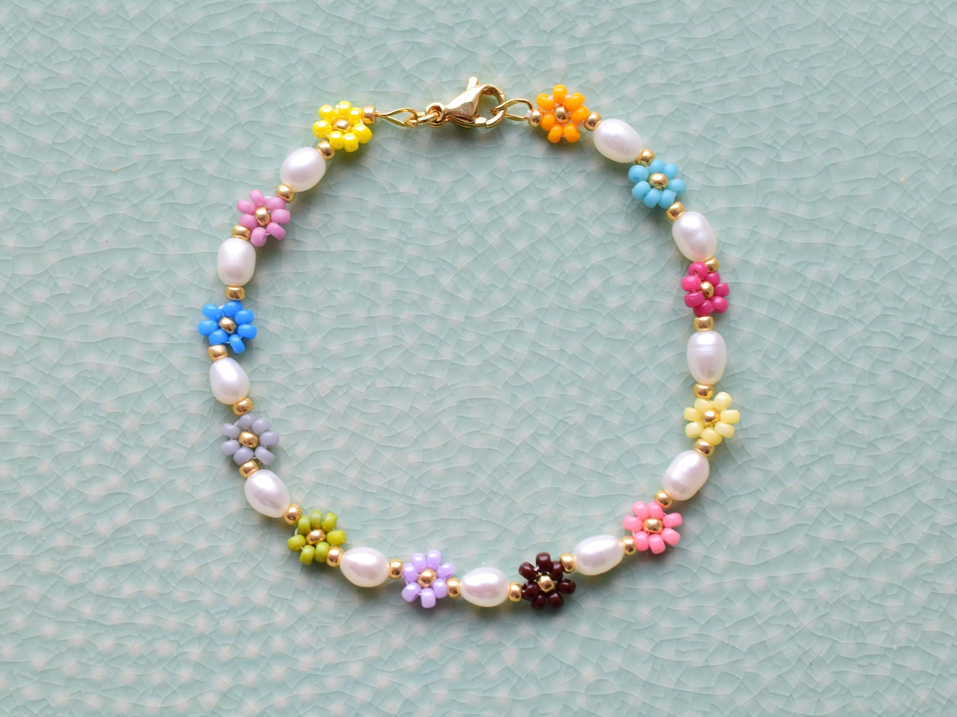 Colorful bead and pearl bracelet, daisy flower bracelet, freshwater pearl bracelet, Valentine bracelet gift, friendship bracelet