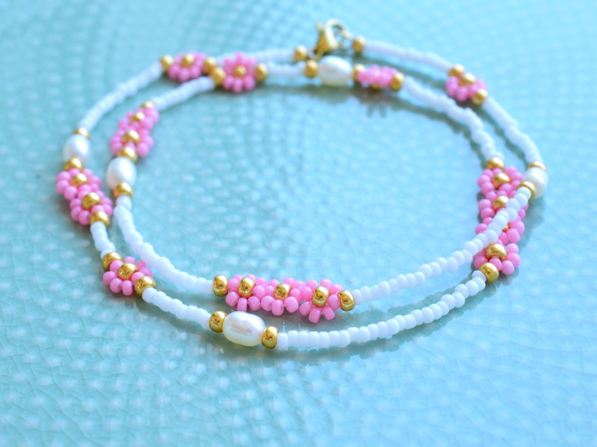 Pink beaded necklace with pearls, daisy necklace, pearl necklace, bridesmaid gift, choker pearl, boho necklace, birthday gift for girlfriend