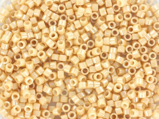 Miyuki Delica beads ceylon light caramel, size 11/0 color 205, Japanese beads, cylindrical beads, Miyuki cream, Miyuki DB205, Miyuki beige