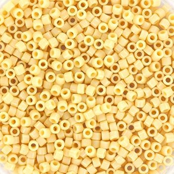 Miyuki Delica beads opaque pear, 5g 11/0 color DB1131, cylindrical beads, beige Miyuki DB 1132, light yellow