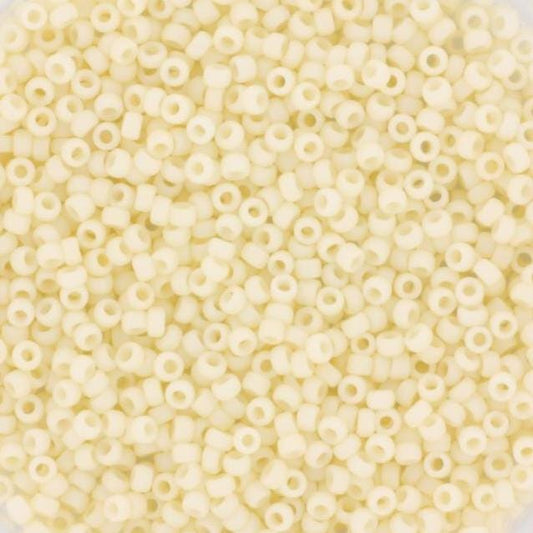 Miyuki seed beads opaque matte cream size 15/0 2021, beads from japan, round rocailles, off white frosted