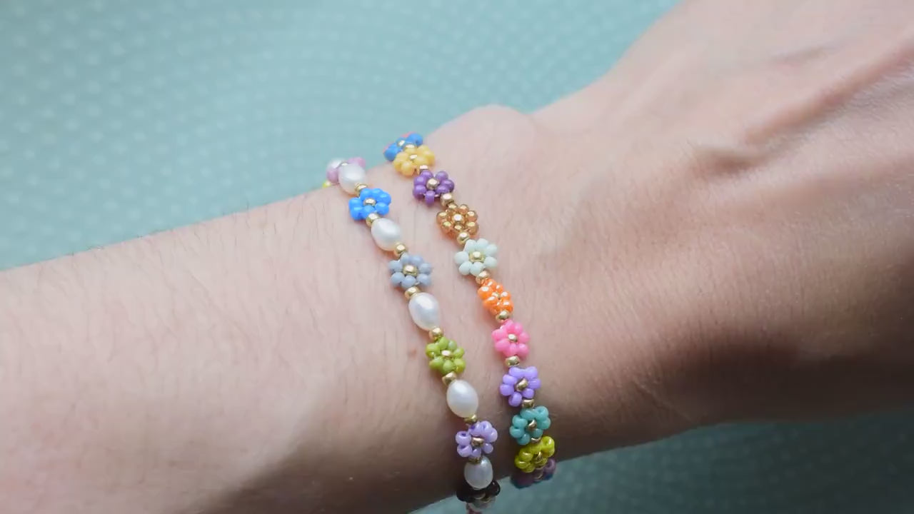 Colorful bead bracelet gold, daisy flower bracelet, friendship bracelet, birthday gift for best friend, Valentine bracelet gift